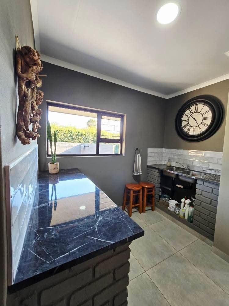 5 Bedroom Property for Sale in Irene Park North West